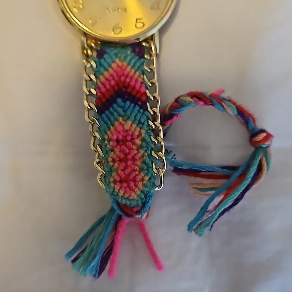 🪅 Artisanal Friendship Bracelet Watch